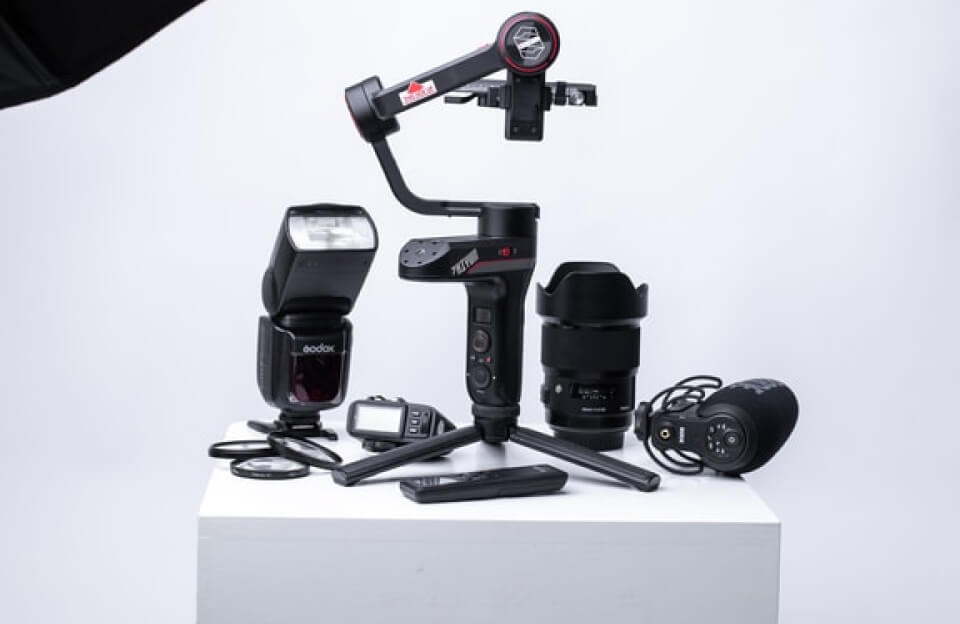 Lire la suite à propos de l’article Watching Their Dust: Photographing Players in Pollination